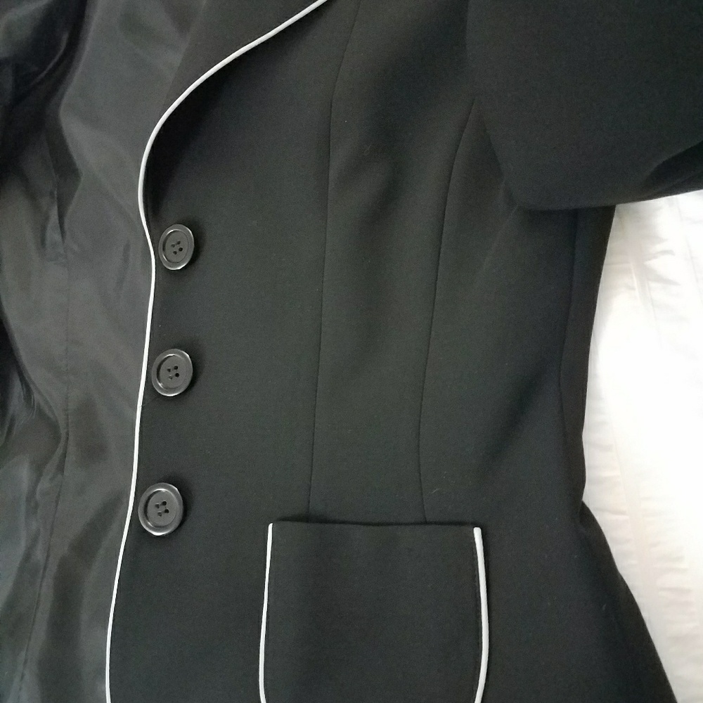 Tahari black blazer - Picture 3 of 6